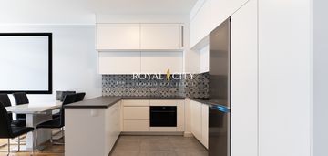 2 pokojowe mieszkanie z loggią na hlonda.