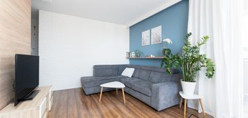 2 pok + os. kuchnia duży balkon do wejścia mpec