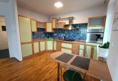 Przestronne, zadbane 2 pokoje z balkonem