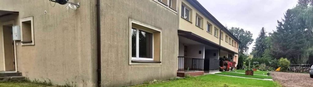 Dom w zabudowie szeregowej w prusach, gm. głuchów