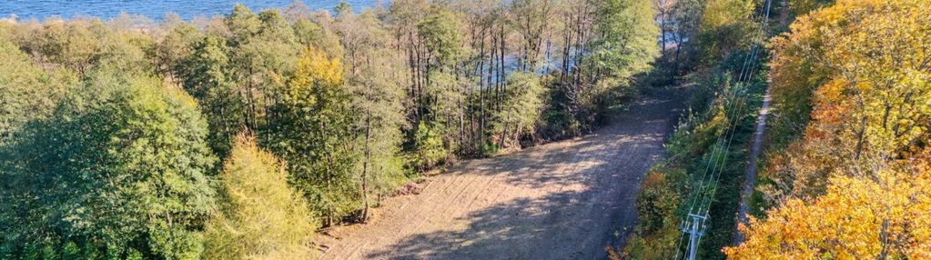 Działka z linią brzegową, pomiedzy dwoma jeziorami