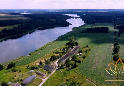 Działka nad jeziorem