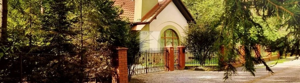 Dom w radawie – kontakt z naturą na krańcu wsi