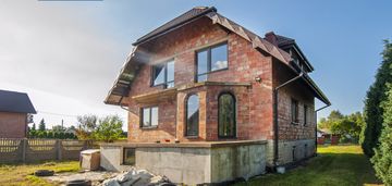 Dom sur.zam. z dużym garażem wojsławice gm.koziegł