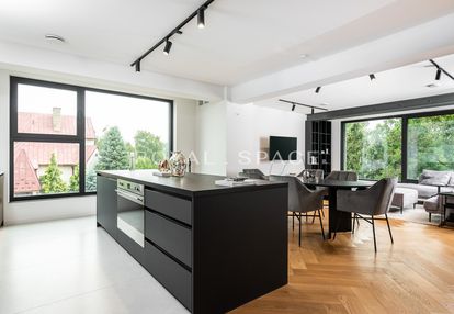 Nowoczesny, dwupoziomowy apartament