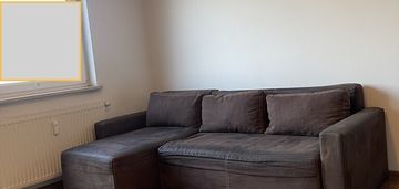 2-pokojowe mieszkanie z balkonem i parkingiem.