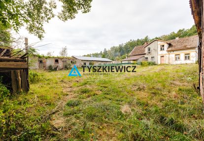 Działka siedliskowa 3 239 m² z zabudowaniami