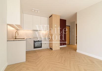 3 pokoje, 56 m2, duży balkon, hala garażowa
