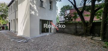 Dom w centrum miasta.