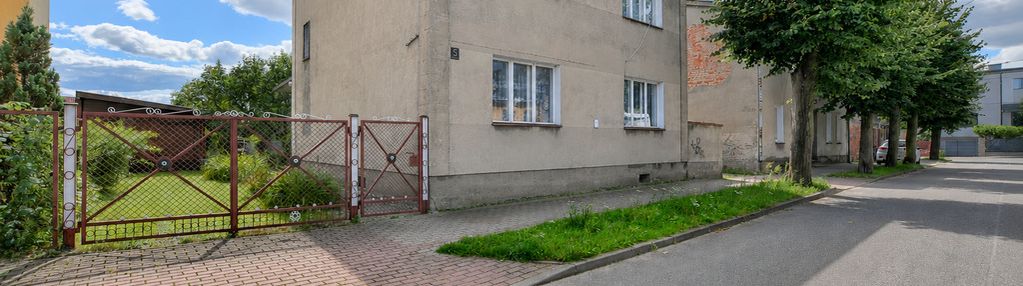 Dom wolnostojący z zabudowaniami, ul. tkacka 5