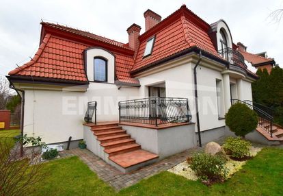 Piękna willa przy parku szczęśliwickim.