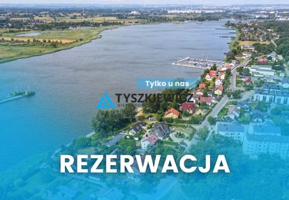 Dom w linii brzegowej z widokiem na sol marine