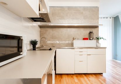 Przestronne studio/wydzielona sypialnia/parking