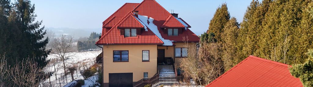 Gaj: duży dom 400m2, 18 ar, dwa mieszkania