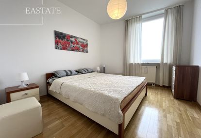 Balkon/ garaż/ blisko komunikacja/ przestronne