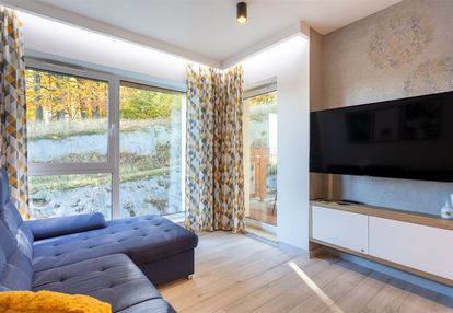 Trzypokojowy lokal z komórką i mp