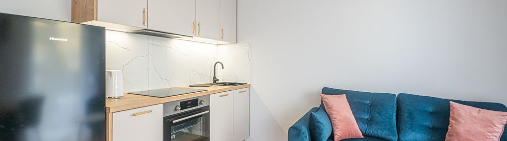 Lux studio z balkonem, garderobą i sypilanią