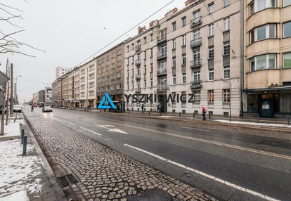 Zabytkowa kamienica a w niej mieszkanie 3 pok.