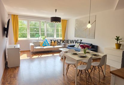 Komfortowe 2 pokoje z balkonem | gdynia karwiny