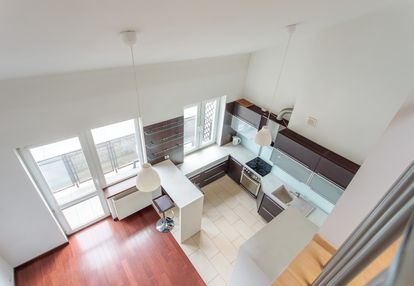 Dwupoziomowe mieszkanie w centrum legionowa