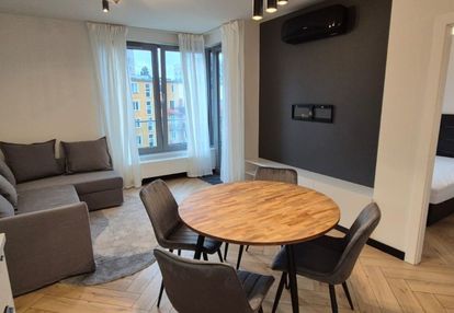 Plac unii - 2 pokoje długoterminowo