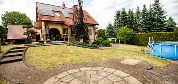 Piękny dom jednorodzinny na górze sw. marcina