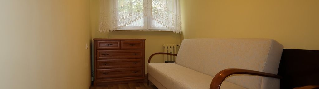 3 pokoje na 1 piętrze w niskim bloku