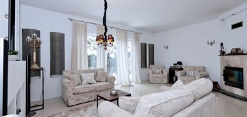 Segment 170m2, dz. 228m 5 pokoi na  osiedlu regaty