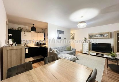 Strzałowa !!!!! 2 pokoje !!!! garaż !!!!!