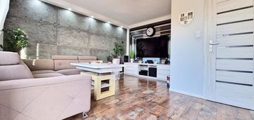 Komfortowe czteropokojowe mieszkanie z balkonem.