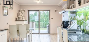 Dom wolnostojący / podpiwniczony / działka 2100 m2