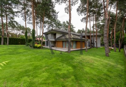 Dom wraz z mieszkaniem - las, piękny ogród!