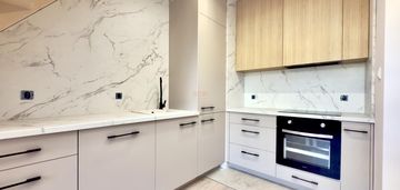 Dwupoziomowe z dużym balkonem i klimatyzacją