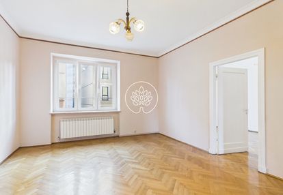 Mieszkanie trzypokojowe w kamienicy