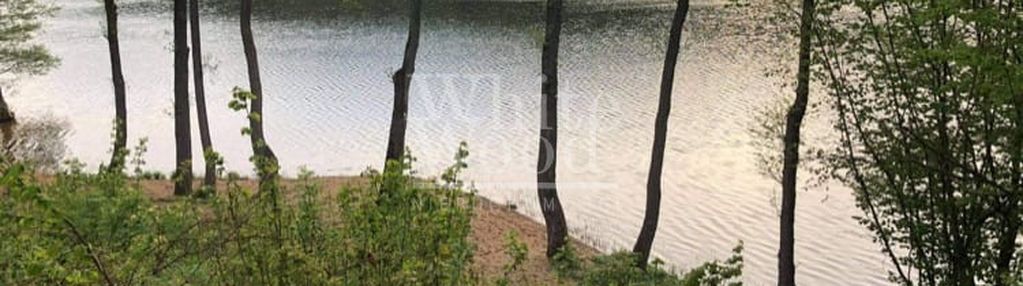 Działka w pierwszej linii jeziora