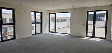Dwupoziomowy apartament z tarasem na dachu