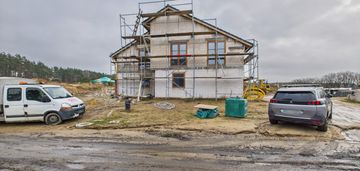 Przestronne domy z piwnicą, świetna lokalizacja