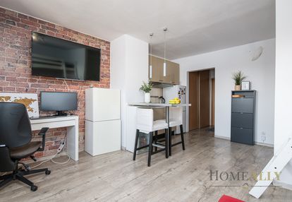 Kawalerka z pięknym widokiem i dużym schowkiem