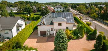 Miejska willa z basenem na rudaku