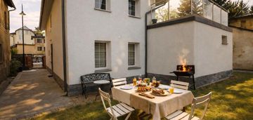 Dom w willowej dzielnicy uzdrowiska cieplice