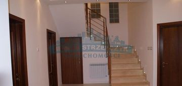 Dom na cichej, malowniczej ochocie.