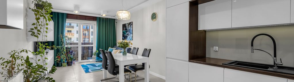 Duży balkon | ogrody włochy | miejsce postojowe
