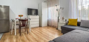 25 m² z parkingiem | centrum | umeblowane