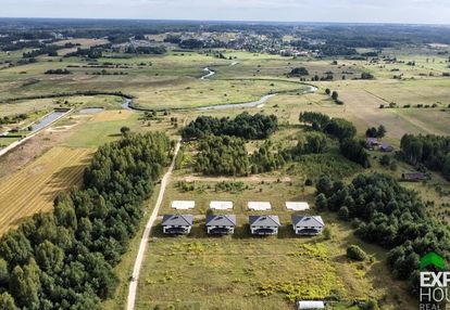 I ostatnia linia zabudowy i las i rzeka i spokój i