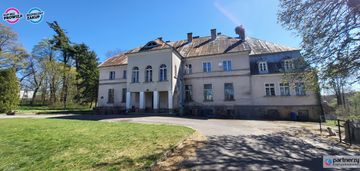 Pałac z xviii wieku w gostkowie koło bytowa