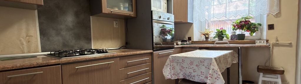 Dom z budynkami gospodarczymi/ działka 20 arów