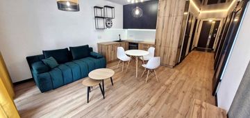W szeregówce/3pokoje/ogródek 30m2/2x m.parkingowe