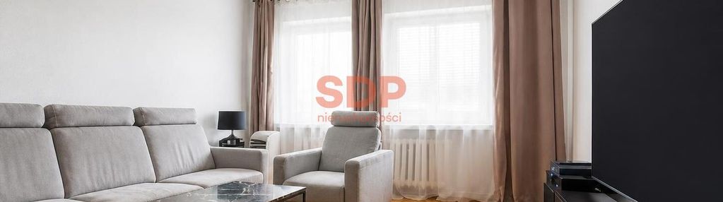 2 pok. w centrum, do wejścia.