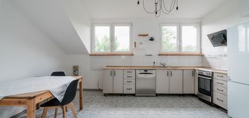 Dom w kosakowie z trzema oddzielnymi mieszkaniami!