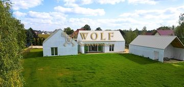 Dom parterowy w otoczeniu zieleni- zbrosławice